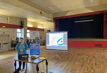 Jeudi 26 janvier, à Selles-sur-Cher. Seize éleveurs caprins ont participé à la journée caprine organisée par le Conseil élevage lait, en collaboration avec le pôle élevage de la chambre d'Agriculture de Loir-et-Cher.