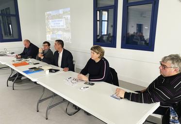 À Andrezel, mercredi 1er février. L'avenir de la filière betteravière était au cœur des échanges. 