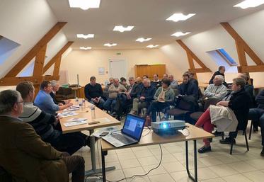 Le 31 janvier à Magnanville (Yvelines) lors de l'assemblée générale des syndicats de Mantes et du Mantois.