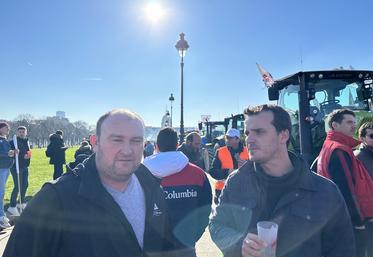 Le président de JA 45, Gabriel Beaulieu (à g.), a souligné les nombreux enjeux portés à l'occasion de cette manifestation.