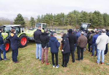 Le 2 février, à Ymerais. Une trentaine de personnes a participé à cette journée d'information organisée au siège de Claas par la section 28 de la FRCuma.