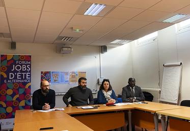 Le Bureau information jeunesse de Loir-et-Cher (BIJ 41) a présenté le concept du forum jobs d’été et alternance organisé le 8 mars prochain à Blois, lors d’une conférence de presse. 