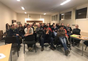 Le 2 février à Saint-Arnoult (Yvelines) lors de l'assemblée générale du syndicat local.