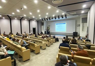 Le 9 février, à Blois. Des techniciens et des agriculteurs sont intervenus lors de la journée thématique sur les grandes cultures face au changement climatique organisée par Bio Centre. 