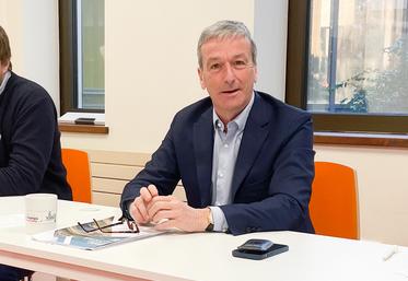 Le 27 février, à Châteaudun. Philippe Vigier préside le campus Les Champs du possible.