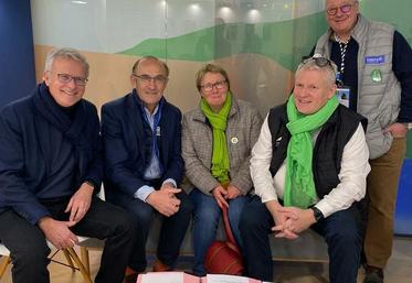 À Paris, lundi 27 février. De g. à d. : Laurent Pilette, Olivier Hue, Pascal Dufour, Christophe Hillairet et Guy Crosnier.