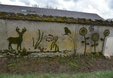 Les motifs de la fresque se veulent représentatifs de la formation suivie par les élèves de seconde.