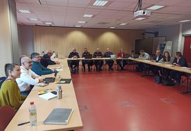 Mardi 21 mars, à Semoy. Les partenaires du Sdis* ont dressé un bilan de la campagne 2022 et ont échangé sur les nouvelles pistes d’actions pour 2023. 