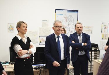 Mercredi 22 mars, à Blois. François Bonneau, président du conseil régional de Centre-Val de Loire, a visité la nouvelle Maison de la Région en présence du maire de Blois, Marc Gricourt.