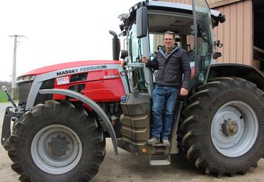Didier Véret a choisi le Massey Ferguson 8S 205 comme tracteur de tête pour son exploitation.