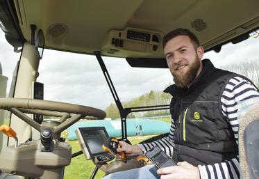 Maxime Dehut : « Nous pouvons aider les chefs d’exploitation à former leurs salariés, à planifier leurs travaux, à surveiller et optimiser les performances des machines, analyser les données et plus encore ».