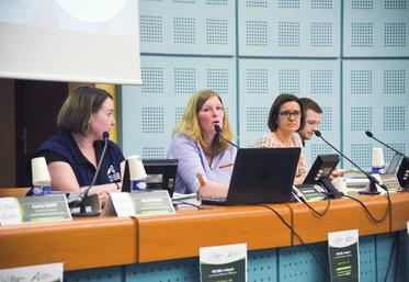 Lundi 3 avril, à Chartres. Sous la houlette d'Élodie Levacher (au c.), les Universités du soir ont décrypté tout ce qu'il fallait savoir sur la déclaration Pac 2023.