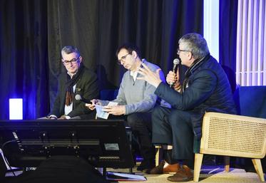 Le secrétaire général de l'Association des maires ruraux de France, John Billard, le co-président de la CPTS sud 28, Bertrand Joseph, et le président de la Caisse centrale de la MSA, Pascal Cormery (de g. à d.), ont échangé sur la problématique de l'accès aux soins en zone rurale.