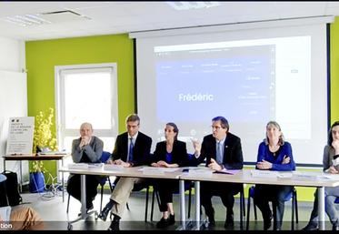 Le 20 avril, sur Internet. Flanqué des responsables régionaux de l'ARS, de la Draaf, de l'OFB, de l'Agence de l'eau Loire-Bretagne, Hervé Brulé (au c.) a brossé un tableau pessimiste du potentiel de ressource en eau pour les mois à venir.