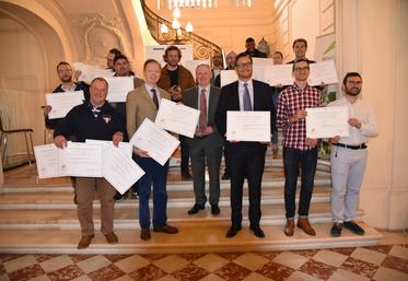 À Paris, mardi 18 avril. La session printanière de la chambre d'Agriculture a été l'occasion de remettre leurs diplômes aux médaillés franciliens du Concours général agricole.