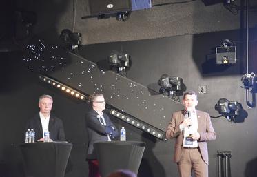 Reims (Marne), mardi 18 avril. Le président (à g.), Antoine Hacard, et le directeur (au c.), Stéphane Michel, ont accueilli les partenaires de la coopérative venus en nombre. 