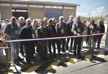 Samedi 13 mai, à Amilly. L'Amicale des élèves et anciens élèves du Chesnoy a pu à son tour inaugurer le bloc machinisme du lycée.
