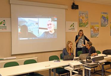 Le 11 mai, Caroline Le Poultier, directrice du Cniel*, a présenté l'interprofession laitière lors de la réunion de la section bovin lait de la FNSEA CVL.