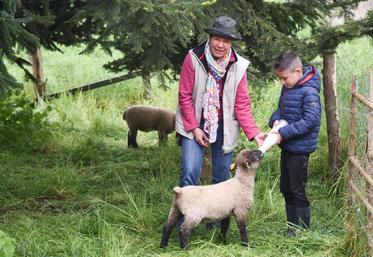 Mercredi 10 mai, à Orrouer. L'agricultrice Véronique André a ouvert sa ferme à la pédagogie l'an dernier.