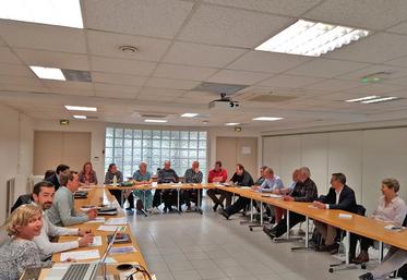 Mardi 23 mai, Maxime Buizard Blondeau (à g.) participait au Comité d’orientation départemental installation-transmission aux côtés de Valentin Caron, vice-président de JA Loiret.