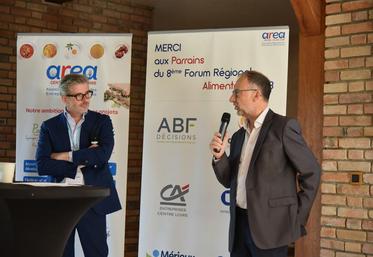 Jeudi 8 juin, à Ménestreau-en-Villette. Paul-Olivier Claudepierre et Thierry Dubois ont énuméré les sujets phares du Forum régional de l'alimentaire : eau, énergie, recrutement et tension sur les approvisionnements.