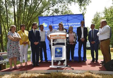 À Étampes (Essonne), samedi 10 juin. La présidente des JA d'Île-de-France ouest, Alix Heurtaut, a représenté la profession agricole lors de l'inauguration de la Foire de l'Essonne verte.