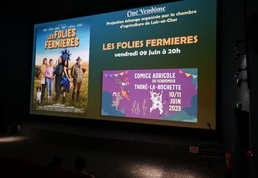 Vendredi 9 juin, à Vendôme. Dans le cadre de la soirée pré-comice, citoyens et agriculteurs se sont réunis au cinéma pour assister à la projection du film Les folies fermières.