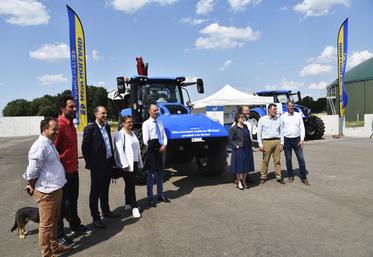 Réau, mardi 6 juin. Inauguration du premier tracteur New Holland T6 Methane Power en Seine-et-Marne.