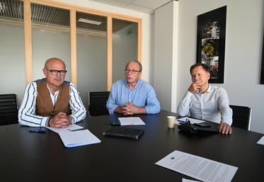 Le 30 mai, à Blois. Les présidents des trois intercommunalités concernées par la révision du Scot du Blaisois (de g. à d., Pascal Huguet, Gilles Clément et Christophe Degruelle) ont expliqué les tenants et aboutissants de la démarche.