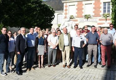 Vendredi 23 juin, à Sully-sur-Loire. De nombreux élus ont fait le déplacement pour afficher leur soutien à la Fête de la Sange.
