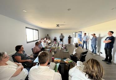 Vendredi 23 juin, à Boutigny (Essonne). La chambre d'Agriculture a reçu les élus de la com-com Gâtinais Val de Loing sur la ferme pilote innovation.