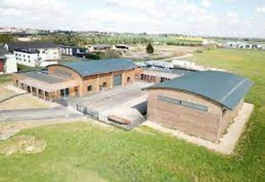 Le nouveau bloc machinisme du lycée du Chesnoy a été inauguré à la rentrée dernière. Le lycée recrute, pourquoi pas vous ?