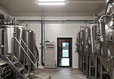 À Chaingy, les cuves de la brasserie de Baptiste Chesneau.