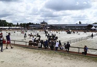 Cavaliers, cavalières et leurs coachs étaient présents en nombre durant le Generali Open de France 2023 au parc équestre fédéral de Lamotte-Beuvron. 