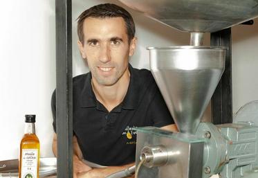 Adrien Rivière est installé à Courtenay (Loiret), sur l'échelon Gâtinais est de JA 45. 