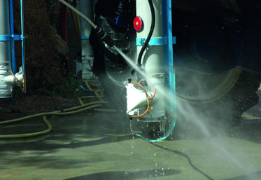 En viticulture, l’eau est utilisée pour la vigne, mais aussi pour nettoyer régulièrement le chai, les matériels et les machines. Sa gestion constitue donc un enjeu majeur.