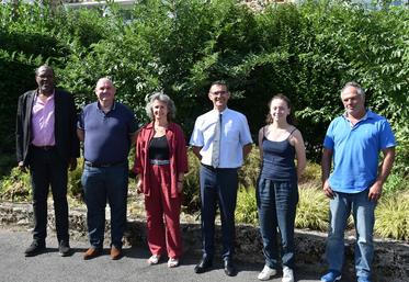 Chailly-en-Brie, lundi 4 septembre. L’équipe de direction. De g. à d. : Fred Numa, directeur du CFA, Xavier Demante, secrétaire général, Cécile Dumas, directrice adjointe, Adeline Maffray, ingénieure cheffe de projet, Hubert Masson, directeur de l’EPL, et Jean-Claude Wagny, directeur de l’exploitation.