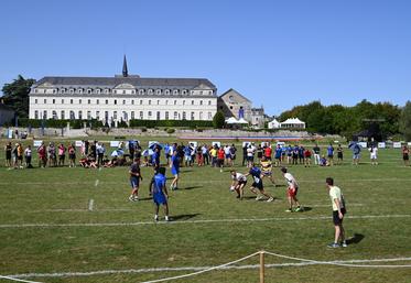 Axéréal était partenaire du tournoi de rugby Heritage Cup à Pontlevoy. Pour l'occasion, le groupe coopératif a organisé un tournoi de rugby en interne avec des matchs qui se sont déroulés lundi 4 septembre. 