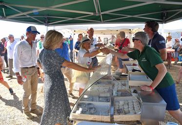 Dimanche 10 septembre, à Augers-en-Brie. La famille Moret, qui remporte trois médailles dont deux en or, était présente sur le marché du terroir.