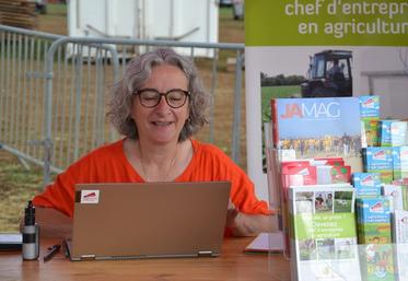 Dimanche 17 septembre, à Guillonville. L'animatrice Anne Cluzeaud était présente à la Fête de l'agriculture des JA d'Eure-et-Loir pour promouvoir l'outil PAI.