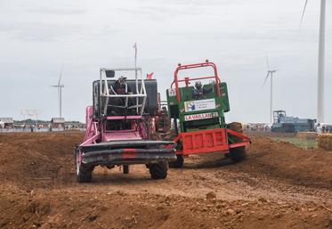 Par machines interposées, les lycées de Nermont (à d.) et La Saussaye, ont bataillé sur la piste. Le lycée public a terminé devant…