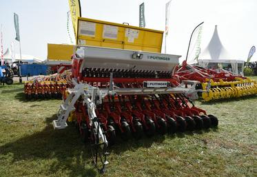Du 5 au 7 septembre, à Outarville. Le constructeur Pöttinger a présenté ses nouveautés à Innov-agri. Ici, le semoir mécanique Vitasem avec un entraînement mécanique.