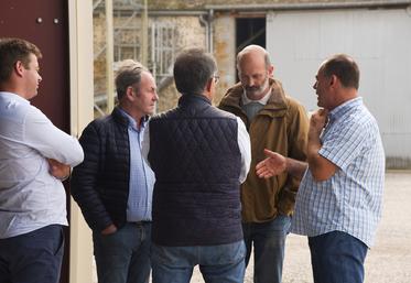 Mercredi 20 septembre, à Dangers. Tous les partenaires de la SAS Agrisolaire 28 étaient présents pour expliquer les démarches à entreprendre.