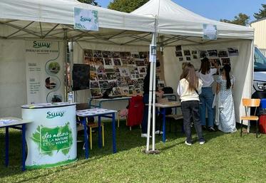 À Magnanville (Yvelines), samedi 30 septembre. Le lycée Sully a célébré ses 80 ans d'existence.