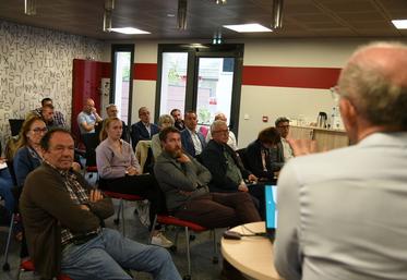Mardi 3 octobre, à Saint-Jean-de-la-Ruelle. En présence de Gilles Van Kempen, son président, et de Rémi Dumery, membre du bureau en charge du département du Loiret, Cerfrance Alliance Centre a présenté son panorama des exploitations agricoles du Loiret pour les résultats 2022.