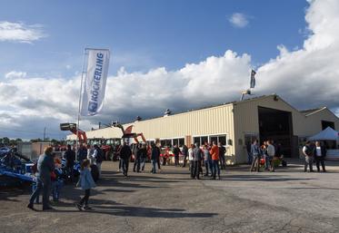 Vendredi 22 septembre, à Belhomert-Guéhouville. Les clients se sont déplacés nombreux pour les portes ouvertes d'Agrifarm.