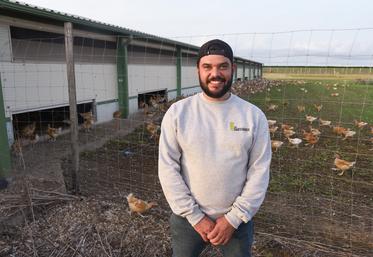 Vendredi 29 septembre, à Guillonville. Corentin Chateignier a souhaité réunir tous les partenaires qui gravitent autour de ses bâtiments d'élevage, à commencer par Nouri'vrai.