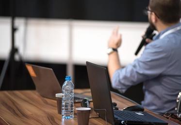 Le fonds de formation permet de se former régulièrement et de monter en compétences.