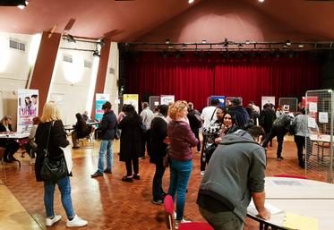Jeudi 5 octobre, Amilly était la ville hôte du forum grand public dédié à l'emploi auquel participait le Point accueil installation du Loiret.