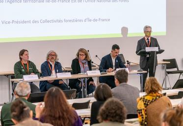 Une table ronde s'est tenue sur l'état des forêts franciliennes et l'impact du changement climatique.